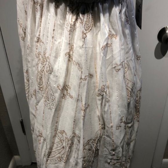 Elegant Cream Maxi Dress - Picture 10 of 16